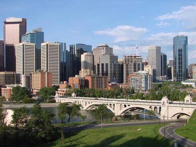 Cheap Flights: Phoenix to/from Calgary, Canada